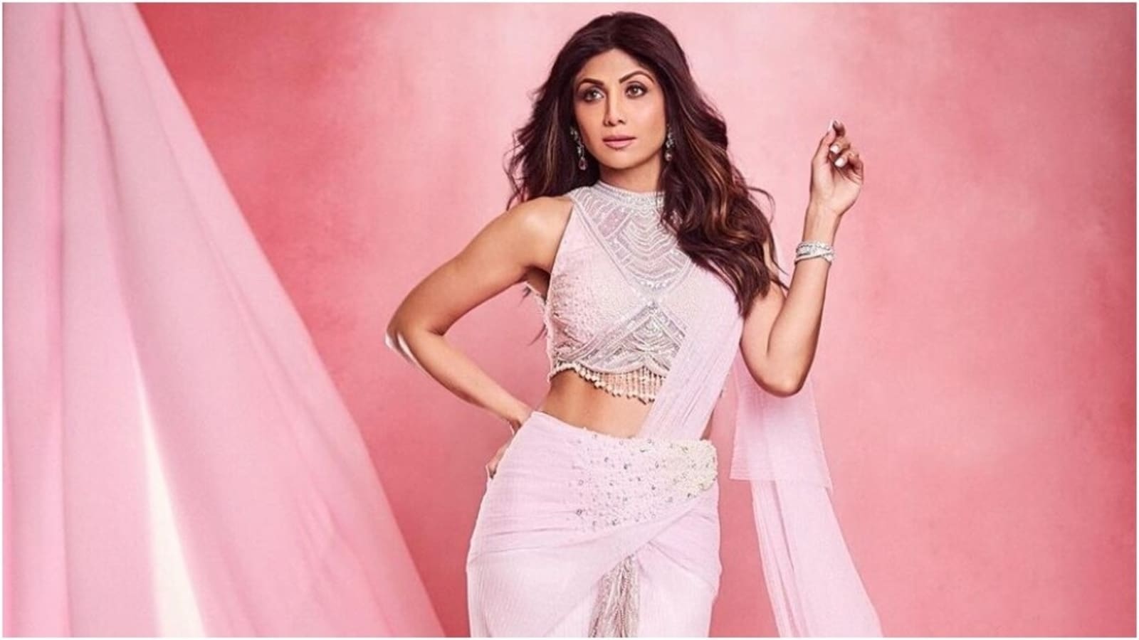 Shilpa Shetty’s experimental Tarun Tahiliani saree adds a fresh twist to festive outfits. All pics