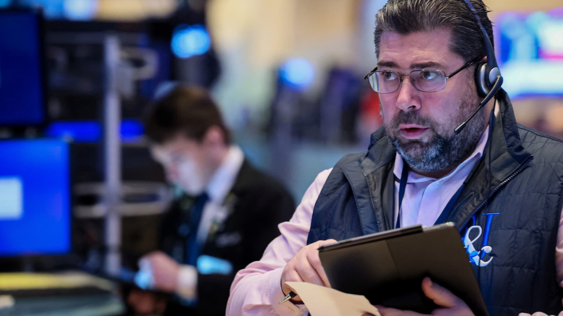 Stock futures move lower after Dow’s second straight losing day in new quarter: Live updates