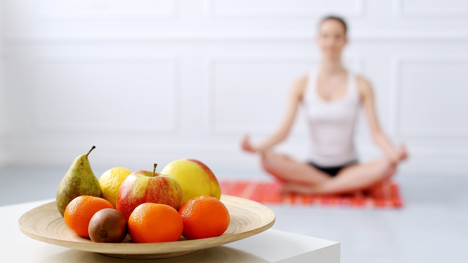 Tips to integrate mindful eating principles into your Yoga routine