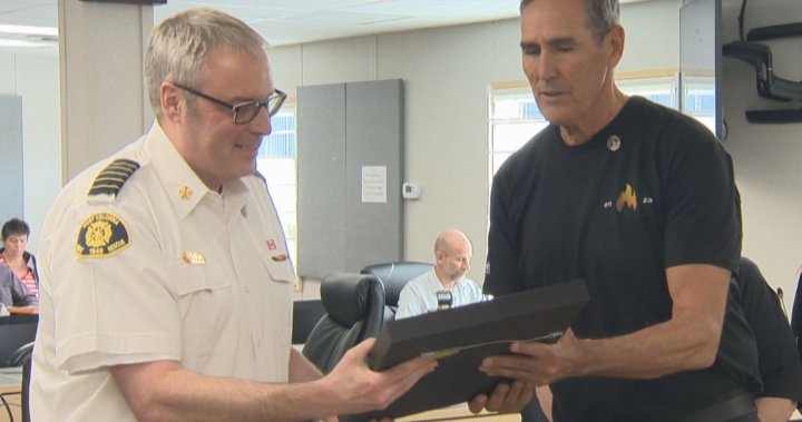 West Kelowna fire chief Jason Brolund recognized for work during devastating wildfire – Okanagan | Globalnews.ca