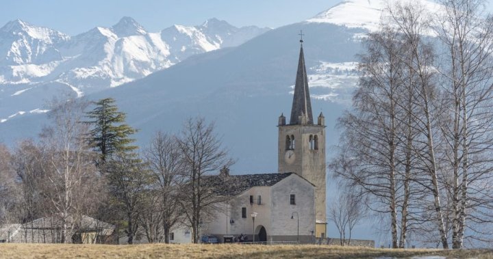 Woman, 22, found dead of blood loss, neck wound in abandoned Italian church – National | Globalnews.ca